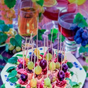 STUZZICHINI DELLA VIGNA E COCKTAILS
