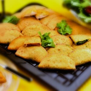 MEZZELUNE CON SPINACI E POMODORO - S 8791 - 9674