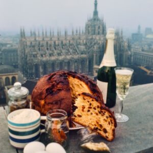 PANETTONE, DUOMO, MILANO - 9185