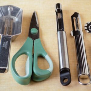 SCAVINI, PERLAPATATE, FORBICI, ATTREZZI UTENSILI DA CUCINA