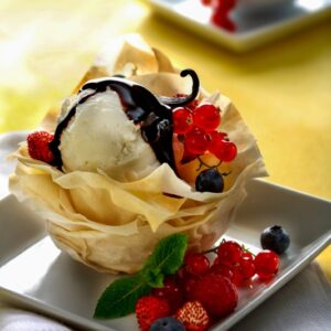 GELATO ALLA VANIGLIA CON MACEDONIA DI FRUTTI DI BOSCO - 1380