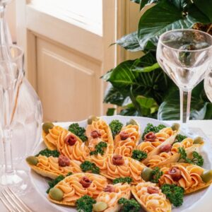 BARCHETTE ALLA PASTA DI ACCIUGHE