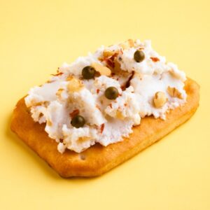 TARTINE CON ROBIOLA PEPERONCINO PEPE VERDE E NOCI - S23870 - 4836