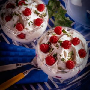 PANNA MONTATA CON LAMPONI E MENTA - S 79920 - 4866