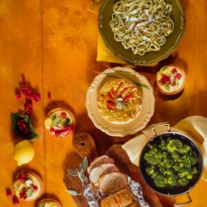 TAGLIATELLE CON BROCCOLI E RICOTTA DURA, CROSTATINE ALLA FRUTTA, TORTINO CON CHAMPIGNONS E POMODORI, ARROSTO RIPIENO - 6514