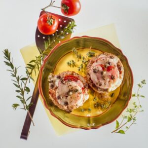 HAMBURGHER CON UOVA POMODORI E CAPPERI - 6485