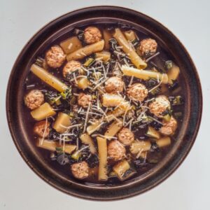 MINESTRA CON CATALOGNA E POLPETTE