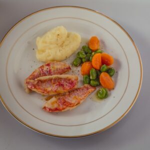 FILETTI DI TRIGLIA CON CAROTE, FAVE, PURÈ - 7147