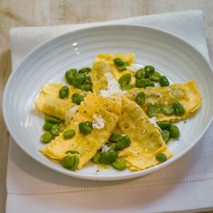 LASAGNE CON SCALOGNI FAVE E PECORINO