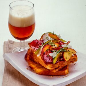 CROTONI CON PROSCIUTTO CRUDO SALTATO CON MIELE, PARMIGIANO FICHI E PESCHE - 7288