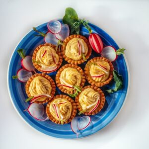 CROSTATINE CON MAIONESE E RAPANELLI