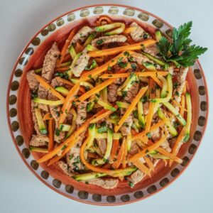 STRISCE DI MANZO CON INSALATA JULIENNE DI CAROTE E ZUCCHINE - 8005