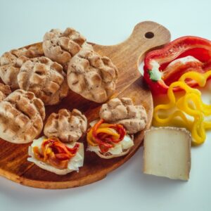 PANINI AL FARRO CON FORMAGGIO E PEPERONI - 8038