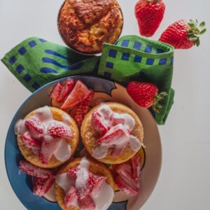 SFORMATI DI RISO CON FRAGOLE E PANNA - 8529