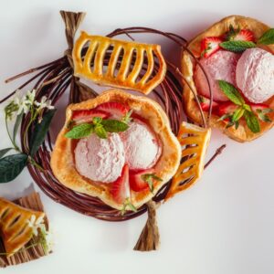 COPPETTE DI SFOGLIA CON GELATO ALLE FRAGOLE - 9382