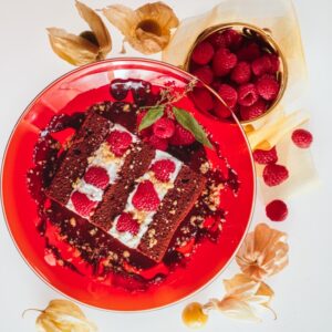 TORTA DI CIOCCOLATO E PANNA CON LAMPONI - 9520