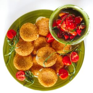 FORMAGGIO FRITTO CON POMODORINI - 9566