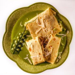 CREPES DI CARCIOFI E GRANA SU LETTO DI CREMA DI PISELLI - 9624