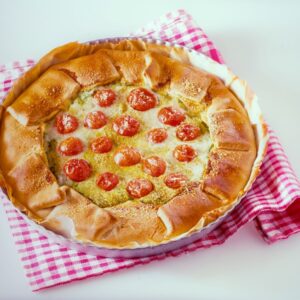 PIZZA CON CREMA DI ASPARAGI GRANA E POMODORINI - 9770