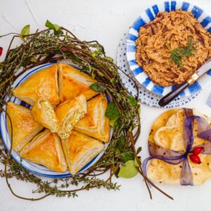 MELITZANOSALATA, TIROPITA CON UOVA SODE,  PITA - 9814