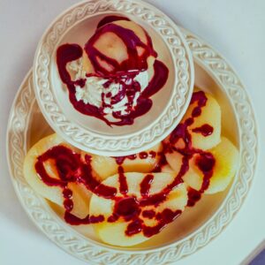 PERE ALLA VANIGLIA CON GELATO ALLA PANNA E CIOCCOLATO - 1859