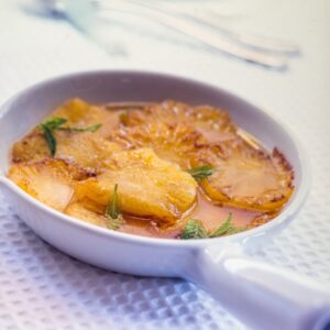 ANANAS FLAMBÉ