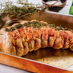 ARROSTO LEGATO CON PANCETTA E ROSMARINO