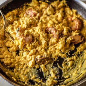 STEP COTTURA UOVA STRAPAZZATE CON COZZE E GAMBERI - 4615