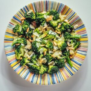 INSALATA DI BROCCOLI CIPOLLE E PINOLI - 4315
