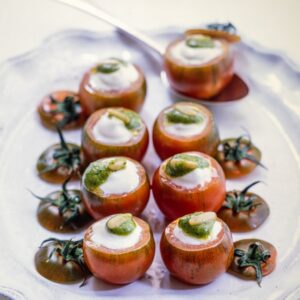 POMODORI SARDI CON YOGURT E MASCARPONE AL PESTO - 5861
