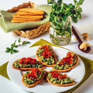 TARTINE CON PESTO DI ZUCCHINE AGLIO ORIGANO E MANDORLE - 5920