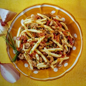 MACCHERONI AL FERRO CON SALSICCIA E FUNGHI - 5978