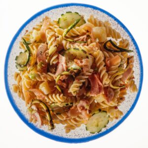 FUSILLI CON ZUCCHINE E SALMONE - 6038