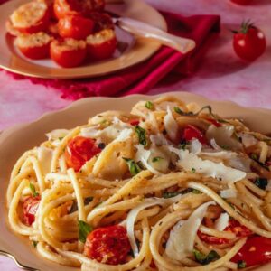 BUCATINI CON POMODORI