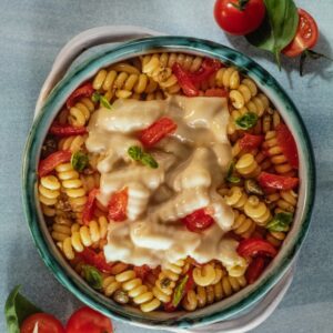 FUSILLI CON POMODORI BASILICO E ASIAGO - 6092