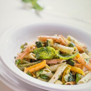 PENNE TRICOLORI CON PESTO DI BASILICO E ZUCCHINE - 6116