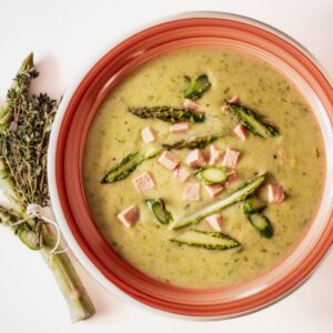 ZUPPA DI ASPARAGI E PROSCIUTTO COTTO