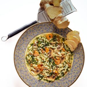 MINESTRA DI RISO CON ZENZERO CAOTE SPINACI LENTICCHIE E FUNGHI