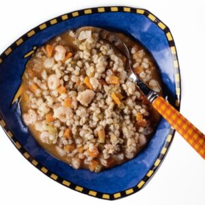 ORZO IN BRODO CON CAROTE SEDANO CIPOLLE E GAMBERETTI - 6262