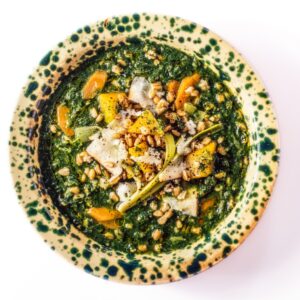 ZUPPA DI PREZZEMOLO ZUCCA FARRO E PECORINO