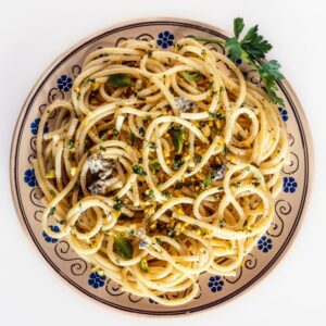 SPAGHETTI CON GORGONZOLA E PISTACCHI