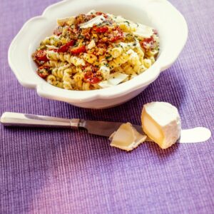 FUSILLI CON POMODORINI CILIEGIA FARCITI CON PANGRATTATO E CHEVRE - 6320