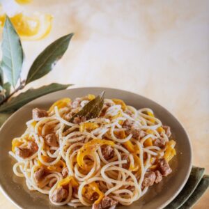 SPAGHETTI CON SPEZZATINO E PEPERONI - 6231