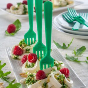 TAGLIATELLE DI MOZZARELLA CON PESTO DI RUCOLA E LAMPONI - 1325
