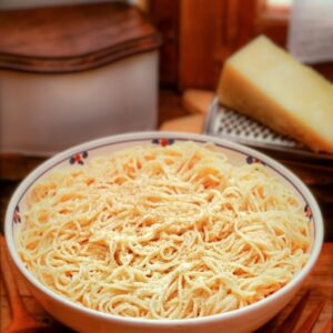 SPAGHETTI CACIO E PEPE - 16892304