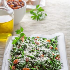 SPINACI CON PARMIGIANO E UVA SULTANINA - 1925