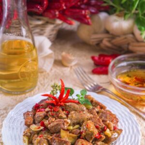 CAPRETTO AL VINO BIANCO CON SALSA AL PEPERONCINO - K1710