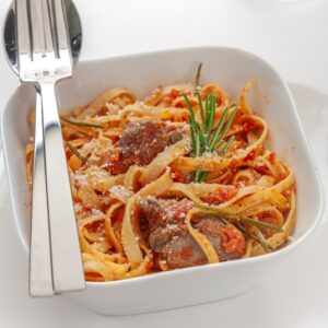 TAGLIATELLE CON FEGATINI E POMODORO - 2448