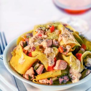PAPPARDELLE AL SUGO DI FARAONA CON LATTE E BRANDY