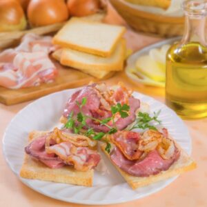 CANAPÈ DI ROAST BEEF CON PANCETTA - K4909